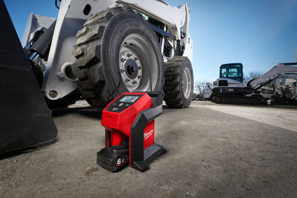 Kompaktní kompresor Milwaukee M12 - příklad použití