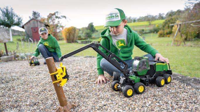 HRACKA-JOHN-DEERE-1270G-HARVESTER_D.jpg