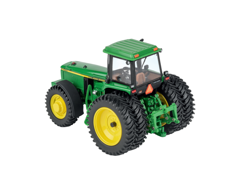 Model traktor John Deere 4960 1:32 - pohled zezadu