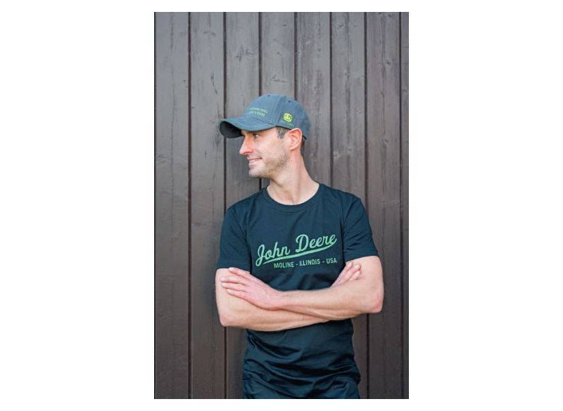 Unisex-tricko-John-Deere-zeleny-napis-na-cerne-A.jpg