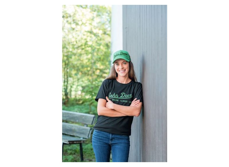 Unisex-tricko-John-Deere-zeleny-napis-na-cerne-B.jpg