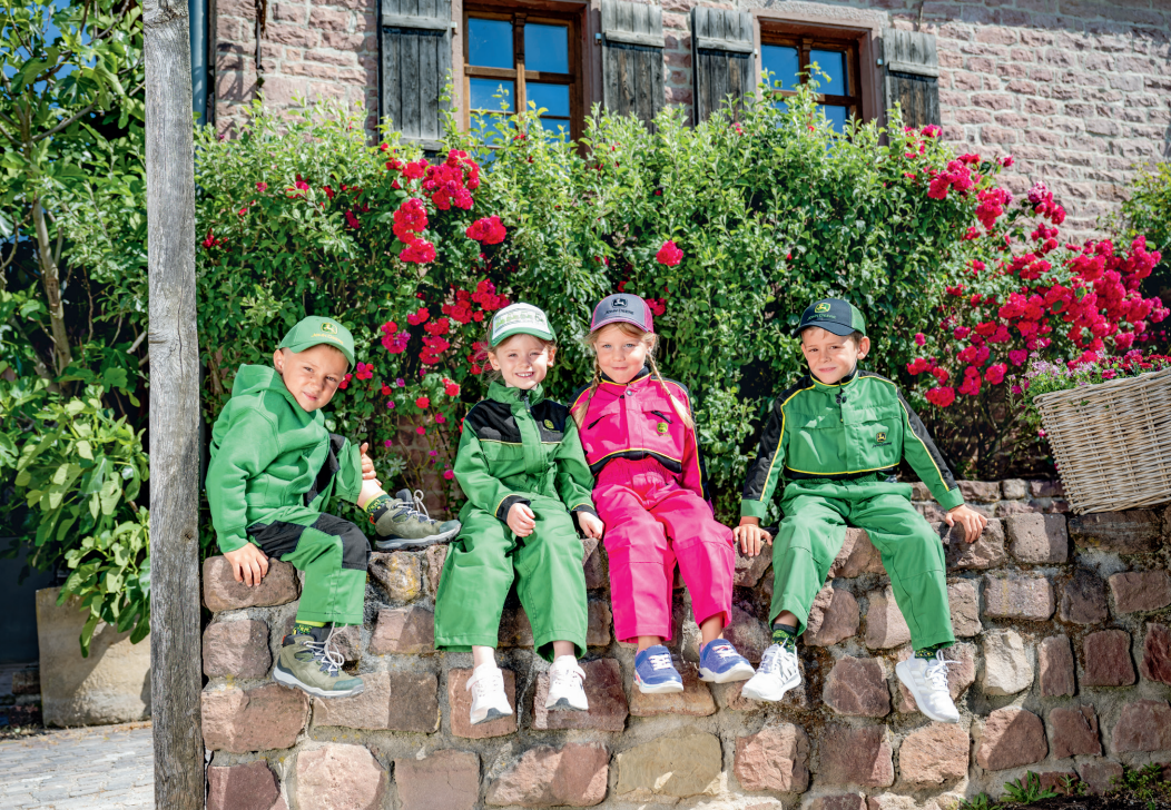 DETSKY-OVERAL-JOHN-DEERE-FIELD-JUNIOR-ZELENY_C.png