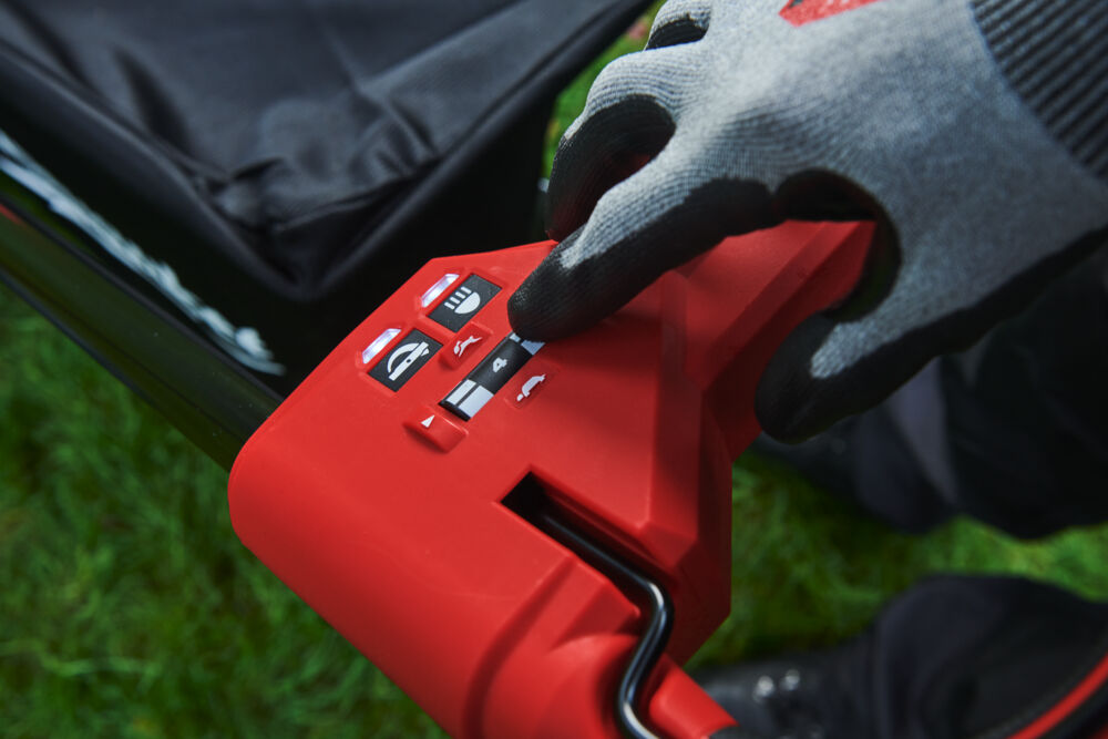 M18_F2LM46_detail_regulace_pojezdu