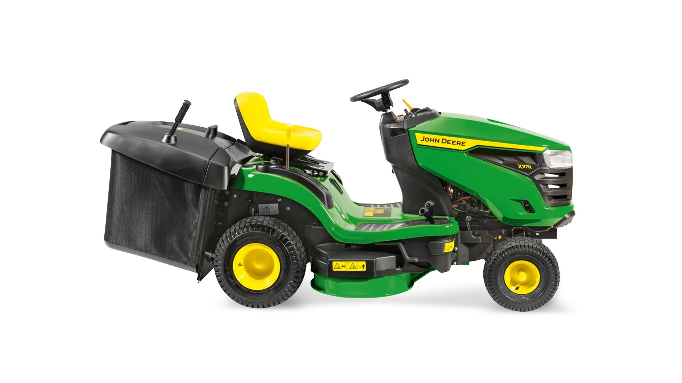 Zahradní traktor John Deere X117R - pohled z boku
